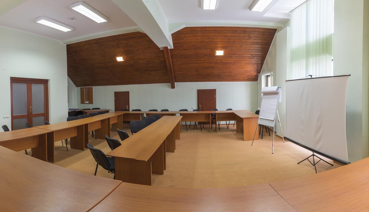 Pensiunea Vanatorul Vatra Dornei Buitenkant foto